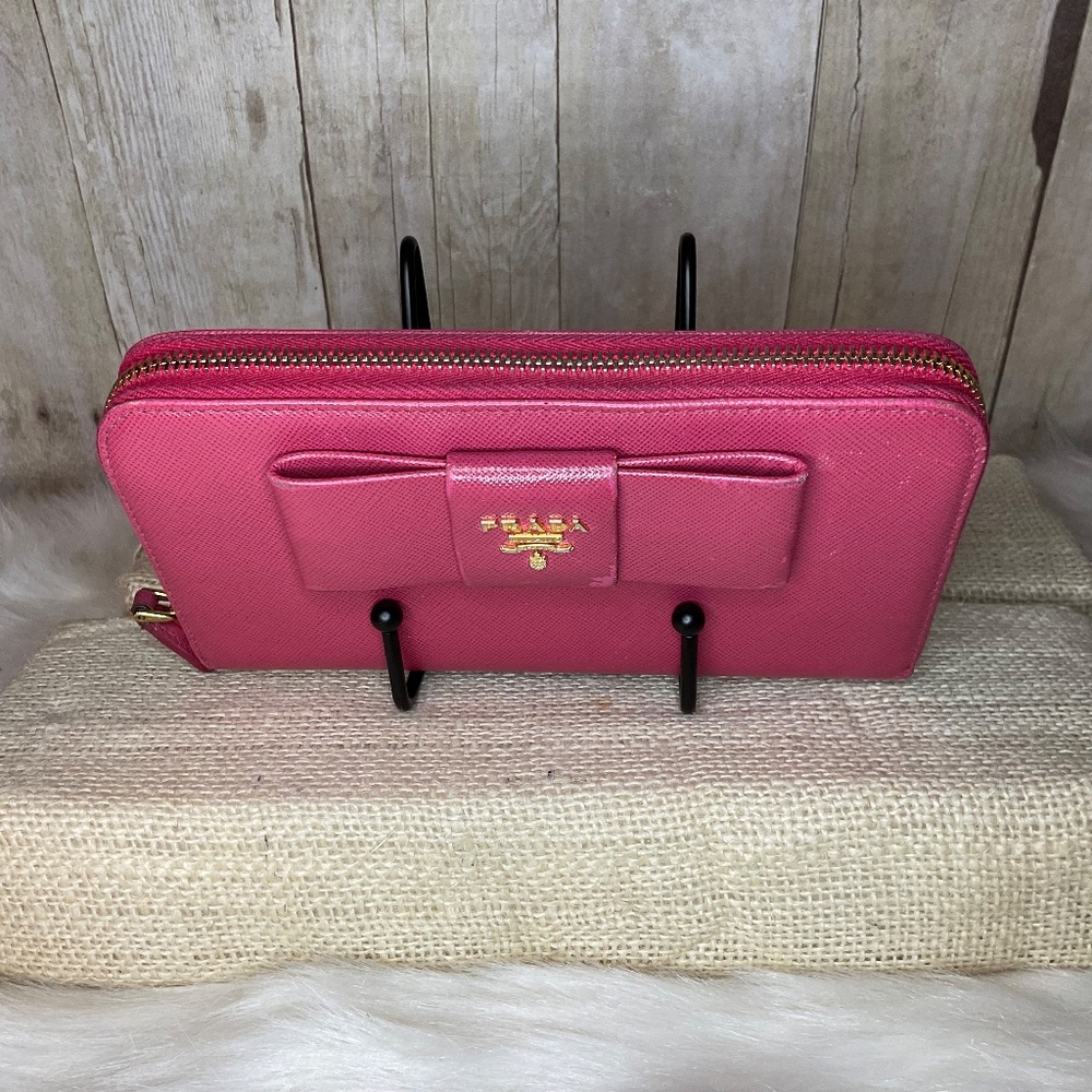 Prada Pink Saffiano Ribbon Zip Around Full Inclusion - Picture 2 of 9
